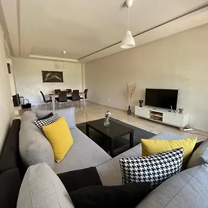 Apartment Chic & Cosy Flat Near Airport Lockbox Fast Wifi, Nouaceur